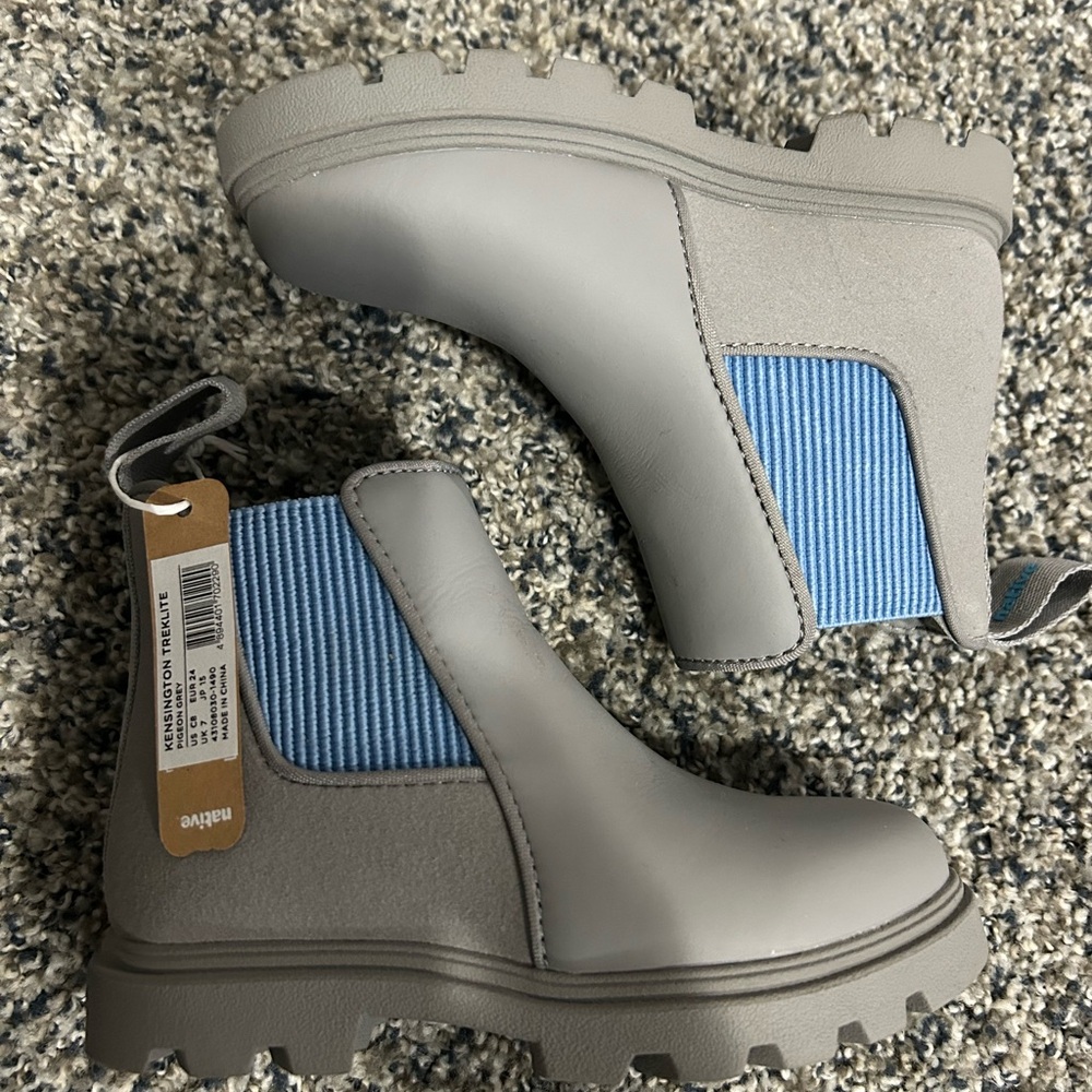 Native Kensington Kids Boots in Gray and Blue brand new with tags